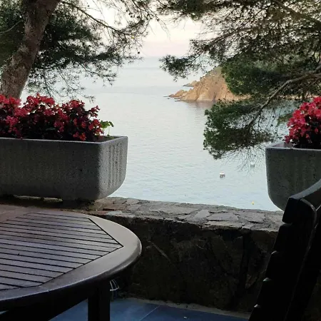 Cala Llevadó Luxury En Un Crucero Tossa de Mar